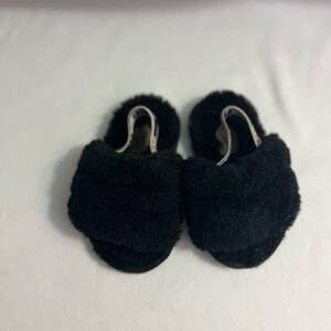 UGG  Toddler slippers size 6